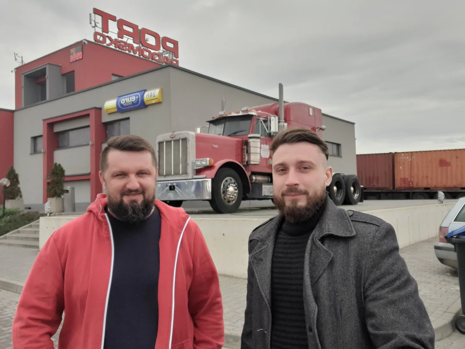 Wręczenie nagrody kierowcy w konkursie "Autostrada Nagród"